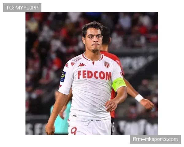 里昂锋线火力全开，强势表现助球队持续攀升积分榜