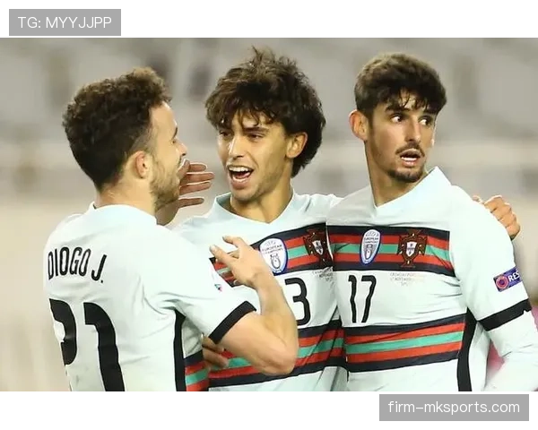 范戴克家庭生活首度公开:球场硬汉背后的温情日常与亲子成长故事 范戴克家庭生活首度公开:球场硬汉背后的温情日常与亲子成长故事