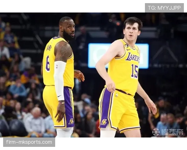 奥斯汀·里夫斯突破制造错位提升关键时刻得分效率